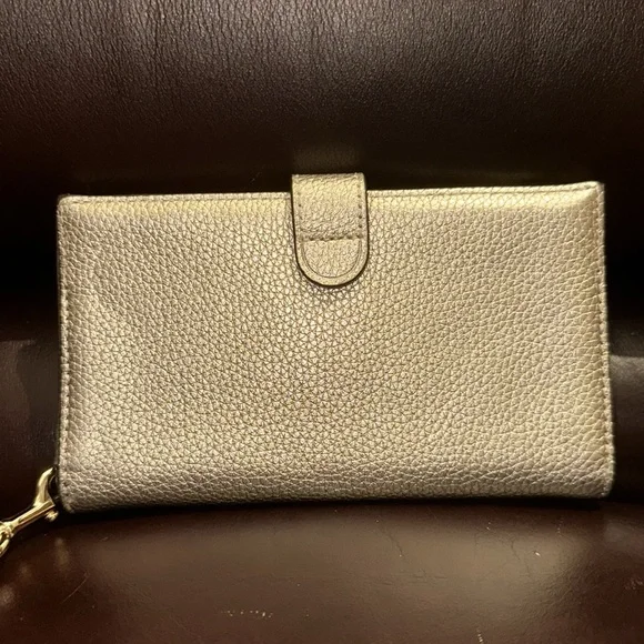 **SOLD** NWOT Coach Gold Leather Slim Snap Bifold Wristlet/Clutch - Picture 3 of 14
